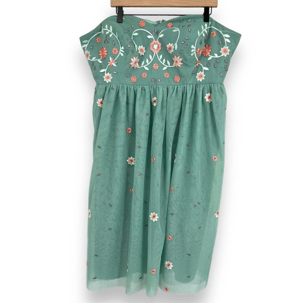 Modcloth Couth & Charismatic Sage Fit & Flare Floral Embroidered Dress Size 2X - Picture 3 of 11